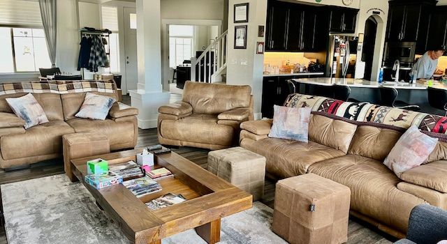 Like new: Handcrafted Leather Living room set