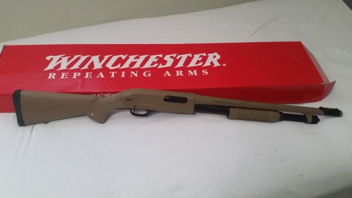 Winchester  SXP Dark Earth Defender shotgun