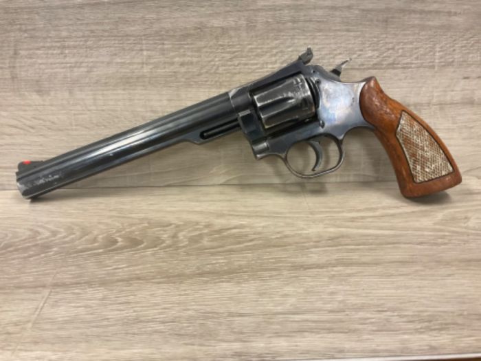 DAN WESSON 357 MAG CTG BLUING HAS WEAR WOOD GRIPS 