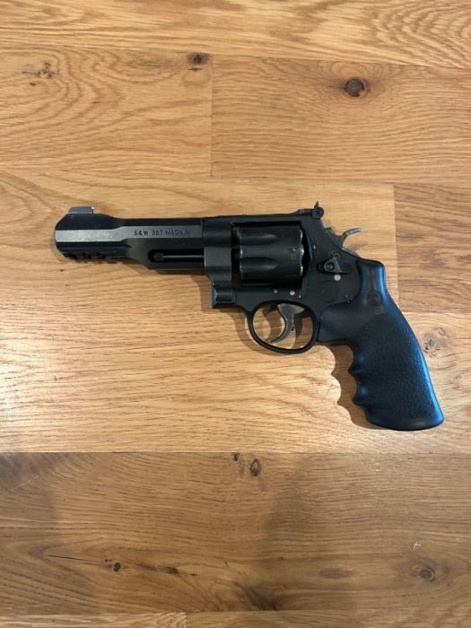 Smith Wesson R8 .357 Magnum