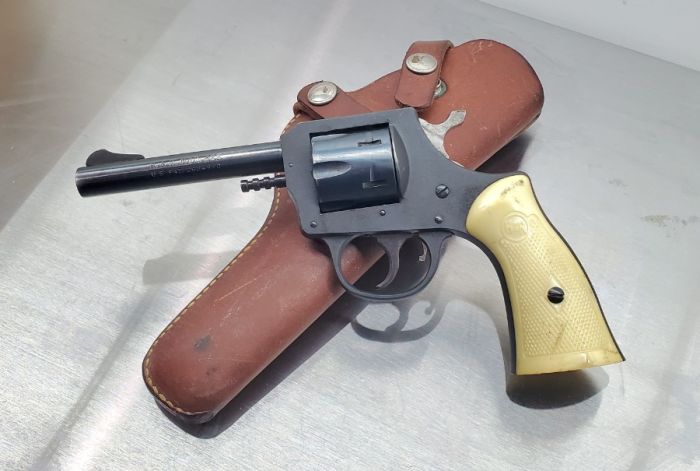 H&amp;R 622 vintage revolver