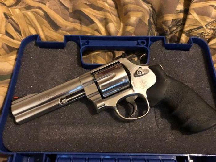 Smith and Wesson 629 Classic .44 Mag - Reduced