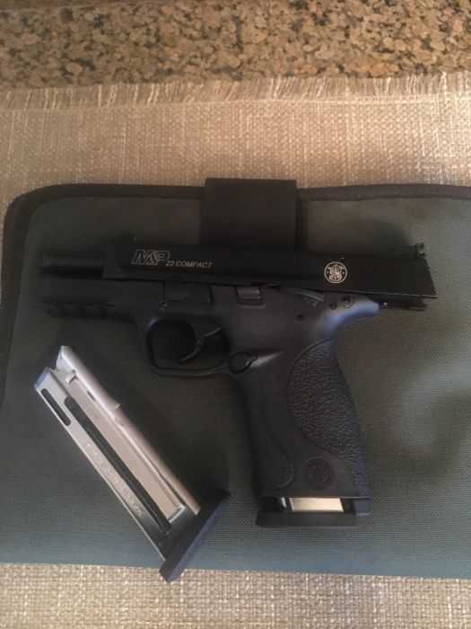 S &amp; W M&amp;P .22 Compact