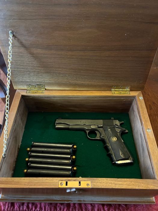 Colt 1991A1. 45 ACP in display box. 7 mags  950.00