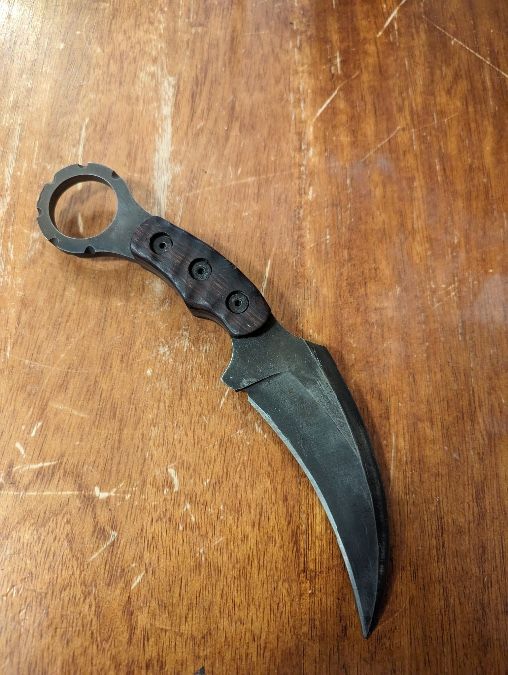 Wolf Bane Blades karambit 