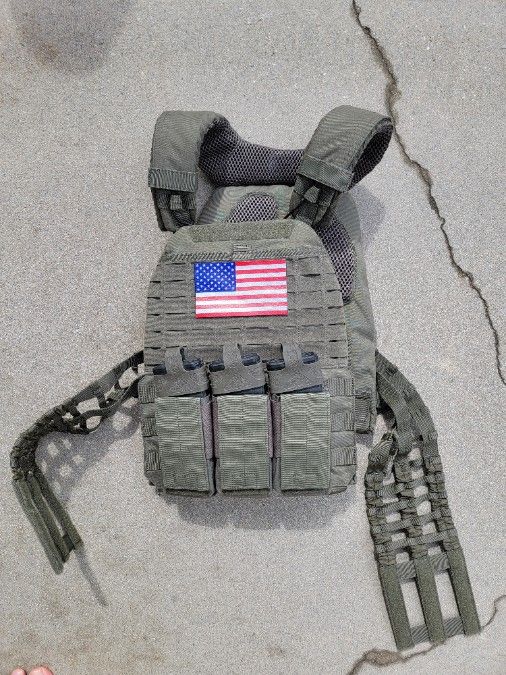 5.11 plate carrier with Hesco L210 plates