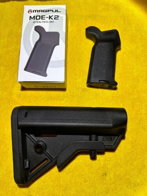 B5 Systems Bravo Stock / Magpul MOE K2 Grip