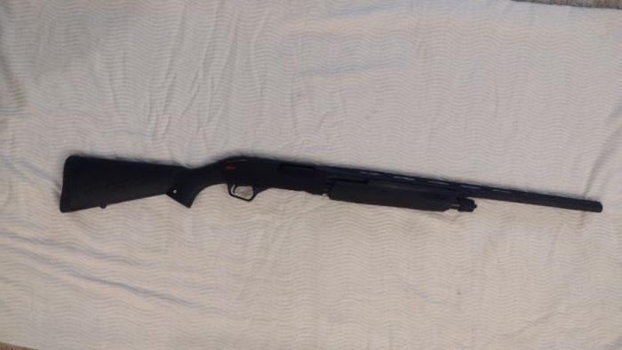 WINCHESTER SUPER X BLACK SHADOW 3.5 PUMP SHOTGUN