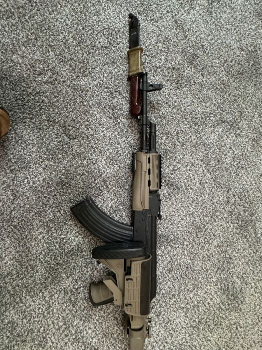 AK-47 7.62 x 39