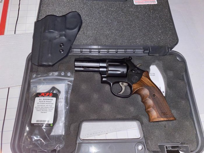 S&amp;W Model 586 L-Comp