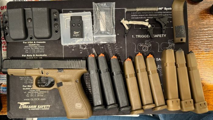 Glock 47 mos FDE with LOTS of accessories and mags