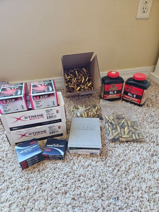 10 mm bullets, powder and brass