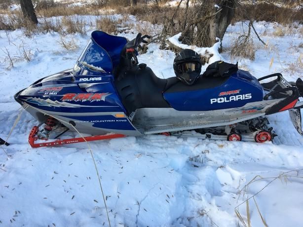 POLARIS RMK 700  (2001-2002) ONLY 65 MILES