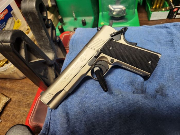 Colt government 1911 A1 pellet pistol