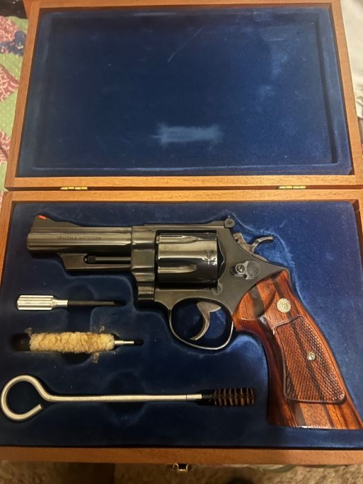 Smith &amp;Wesson 29-2. 44 magnum 4 inch 1400.00