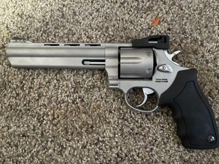 Taurus 44 mag 8 inch ported matt stainless 