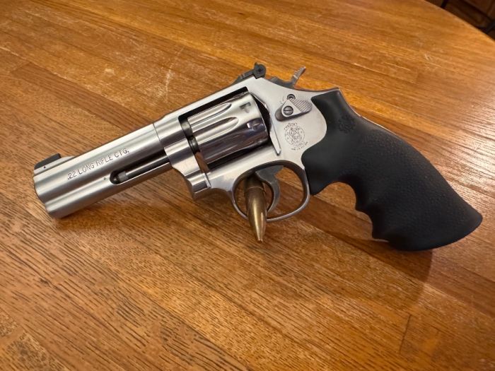 S&amp;W Model 617 4&quot; 22LR Revolver