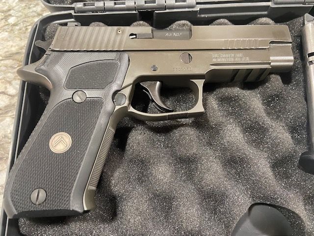 Sig Sauer P220 Leigon 45ACP